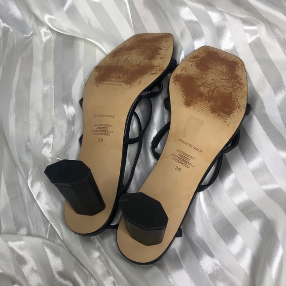 NEAR NEW COUNTRY ROAD Size 39 Black Cuban block heels - Picture 7 of 8